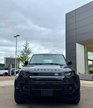 2025 Land Rover Defender 130 P400 X-Dynamic SE
