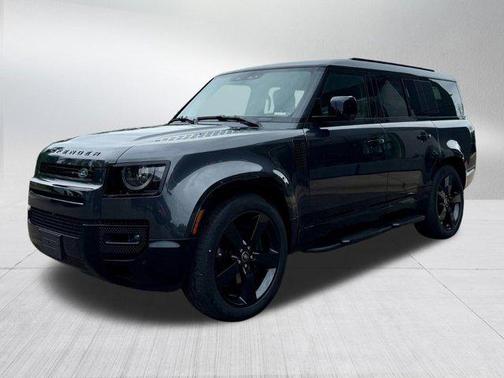 2025 Land Rover Defender 130 P400 X-Dynamic SE