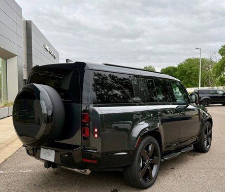 2025 Land Rover Defender 130 P400 X-Dynamic SE