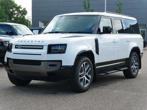 2025 Land Rover Defender 130 P400 X-Dynamic SE