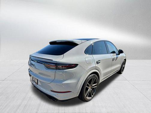 2023 Porsche Cayenne Platinum Edition