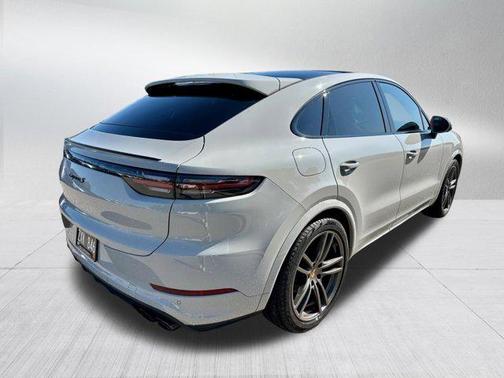 2023 Porsche Cayenne Platinum Edition