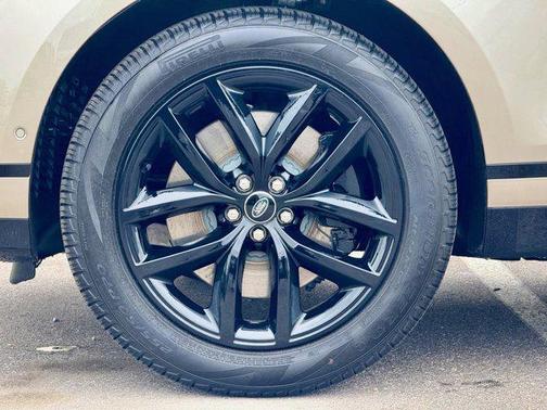 2026 Land Rover Range Rover Velar P250 SE R-Dynamic