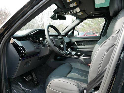 2025 Land Rover Range Rover Sport SE