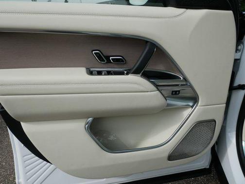 2025 Land Rover Range Rover P550e Autobiography