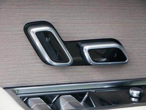2025 Land Rover Range Rover P550e Autobiography