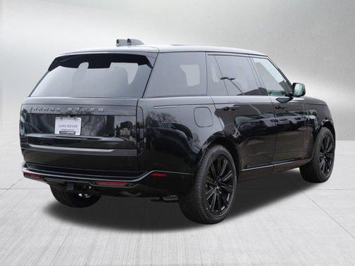 2026 Land Rover Range Rover P400 SE 7 Seat