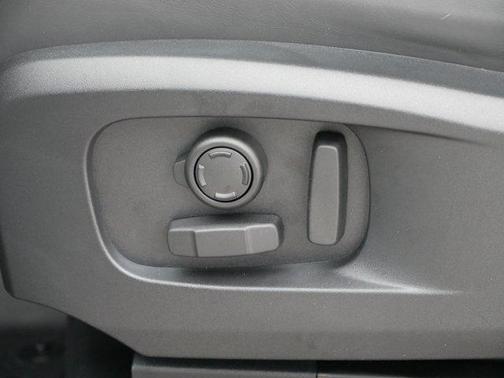 2026 Land Rover Defender P300 S