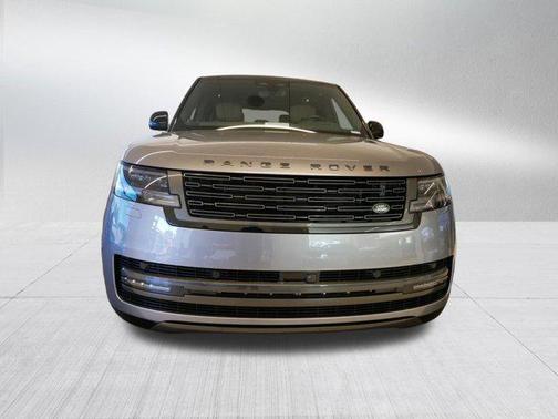 2025 Land Rover Range Rover P550e Autobiography