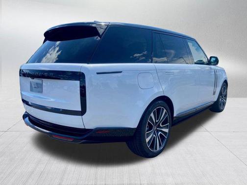 2025 Land Rover Range Rover P400 SE 7 Seat