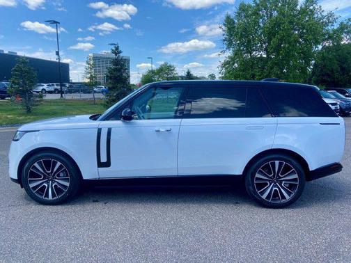 2025 Land Rover Range Rover P400 SE 7 Seat
