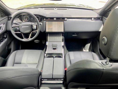 2026 Land Rover Range Rover Velar P250 SE R-Dynamic