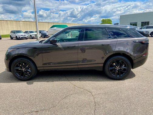 2026 Land Rover Range Rover Velar P250 SE R-Dynamic