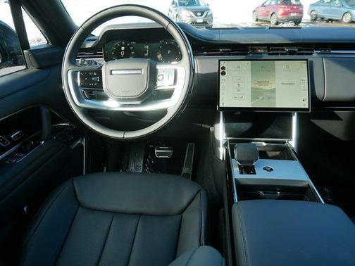 2025 Land Rover Range Rover P400 SE