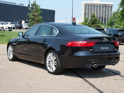 Black 2016 Jaguar XF 35t Prestige