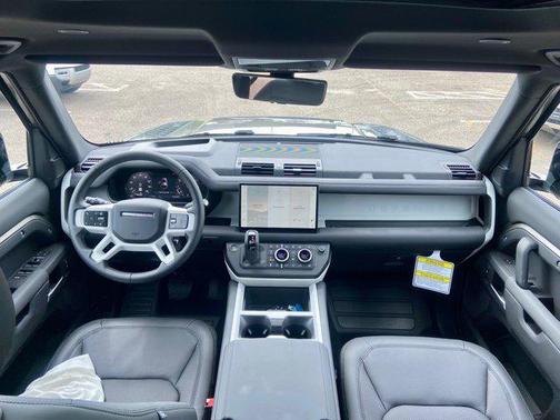 2025 Land Rover Defender 110 P400 X-Dynamic SE