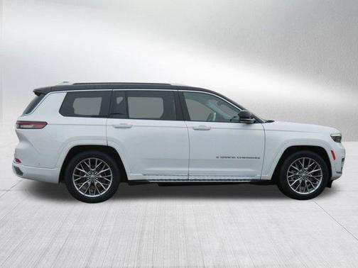 2022 Jeep Grand Cherokee L Summit