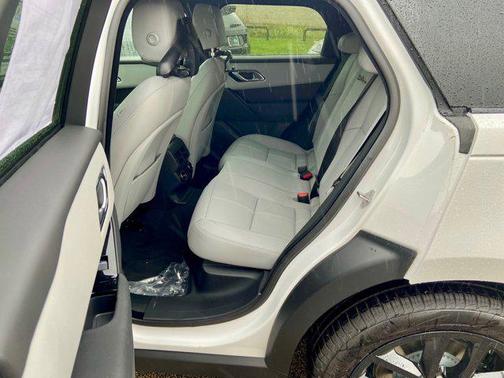 2026 Land Rover Range Rover Velar P400 Dynamic SE