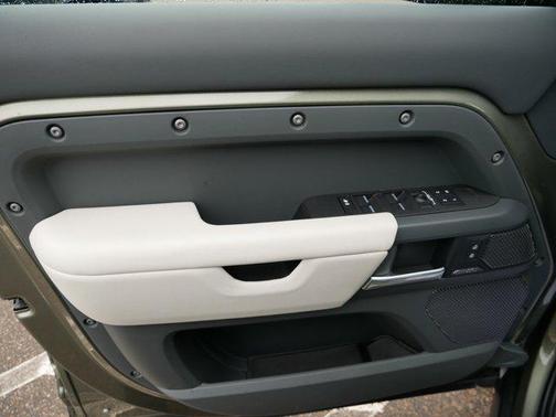 2023 Land Rover Defender 110 X-Dynamic SE