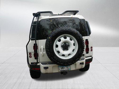 2024 Land Rover Defender 110 P300