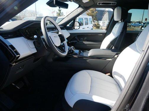 2025 Land Rover Range Rover Sport SE