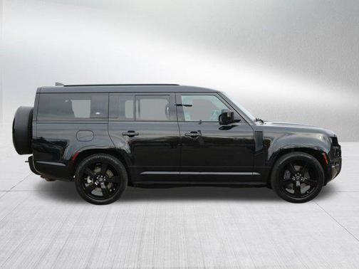 2023 Land Rover Defender 130 X-Dynamic SE