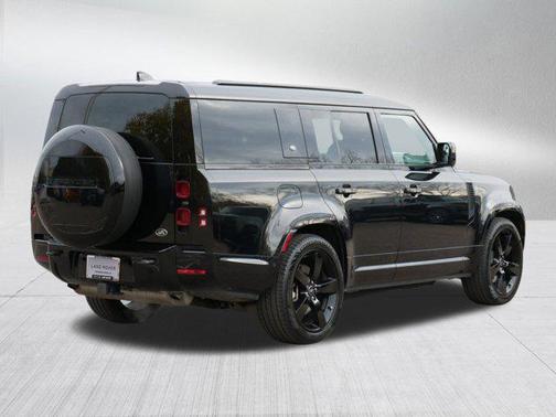 2023 Land Rover Defender 130 X-Dynamic SE