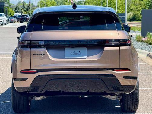 2026 Land Rover Range Rover Evoque Dynamic SE
