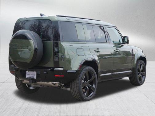 2026 Land Rover Defender P400 X-Dynamic SE