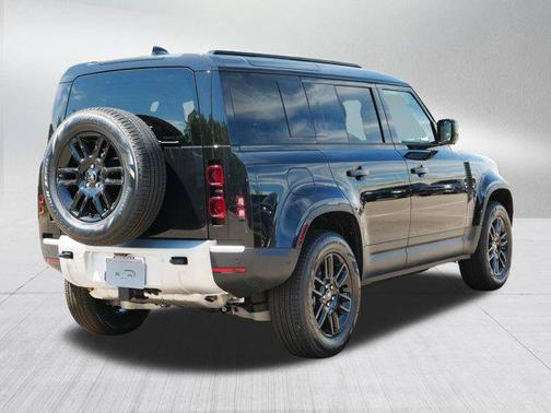2025 Land Rover Defender 110 P300