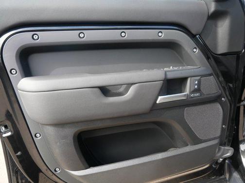 Santorini Black Metallic 2026 Land Rover Defender P400 X-Dynamic SE