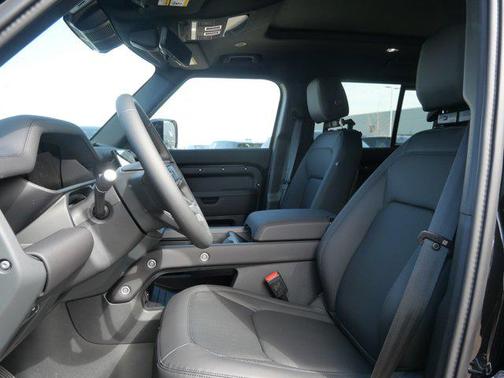 Santorini Black Metallic 2026 Land Rover Defender P400 X-Dynamic SE