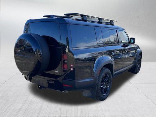 2023 Land Rover Defender 130 SE