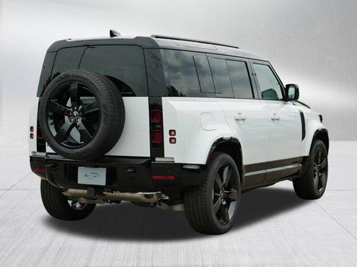 2025 Land Rover Defender 110 P400 X-Dynamic SE