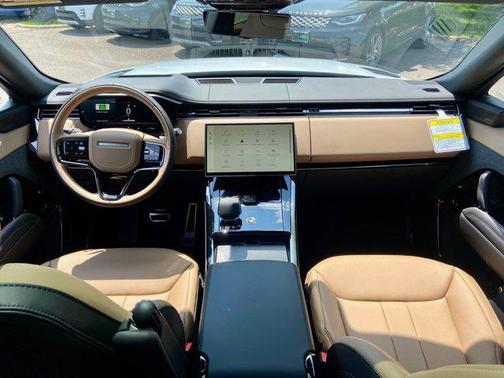 2025 Land Rover Range Rover Sport SE