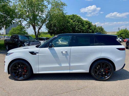 2025 Land Rover Range Rover Sport SE