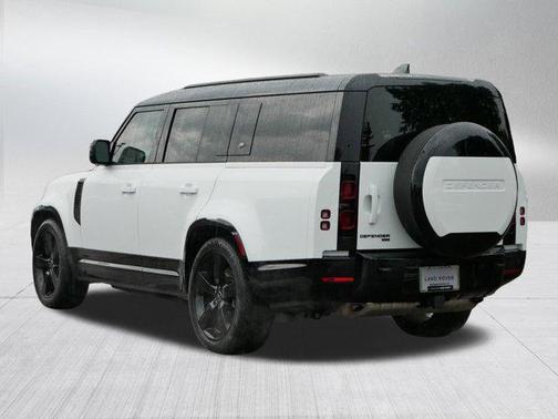 2023 Land Rover Defender 130 X-Dynamic SE
