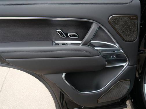 2026 Land Rover Range Rover P530 Autobiography