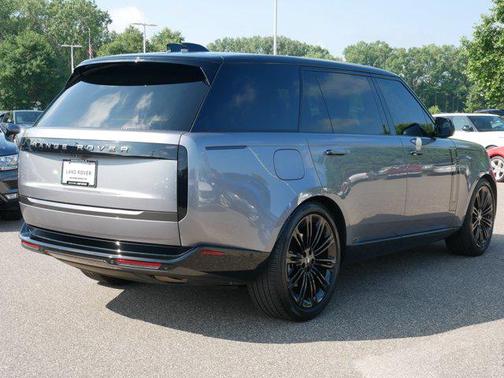 2025 Land Rover Range Rover P400 SE 7 Seat