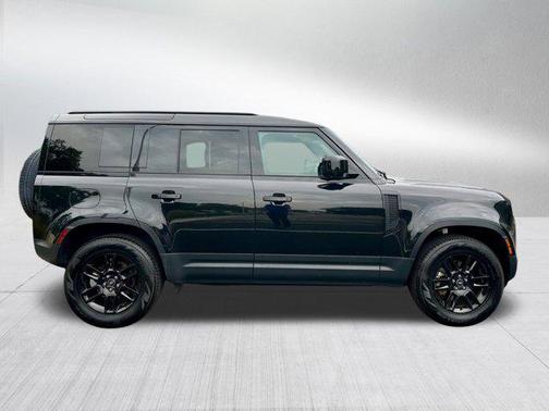 2025 Land Rover Defender 110 P300