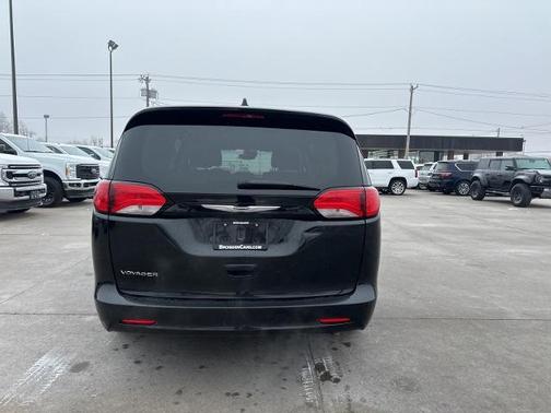 2023 Chrysler Voyager LX