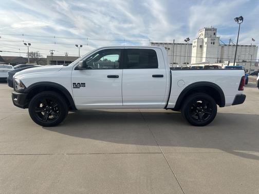 2024 RAM 1500 Classic Warlock Crew Cab 4x4 5'7' Box