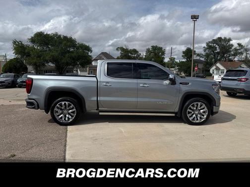 Sterling Metallic 2023 GMC Sierra 1500 Denali