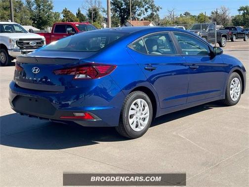 2020 Hyundai ELANTRA SE