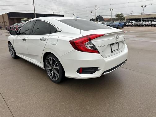 2019 Honda Civic Touring