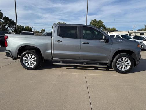 2022 Chevrolet Silverado 1500 Custom