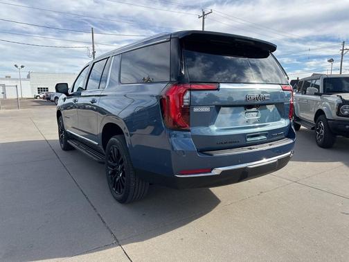 2026 GMC Yukon XL 4WD Elevation