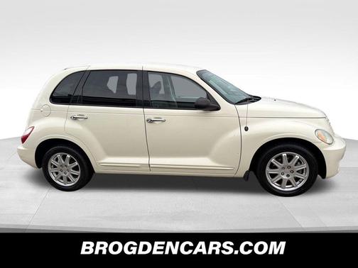 Beige 2008 Chrysler PT Cruiser Touring