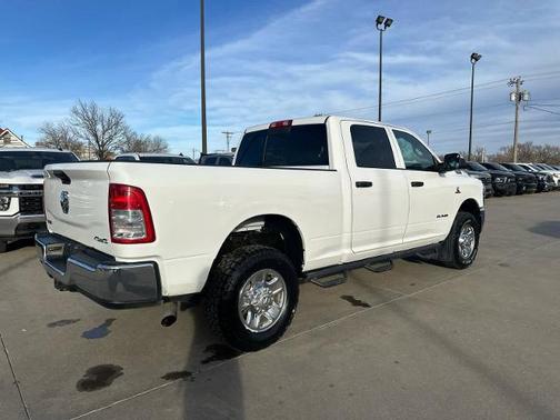 2022 RAM 2500 Tradesman Crew Cab 4x4 6'4' Box