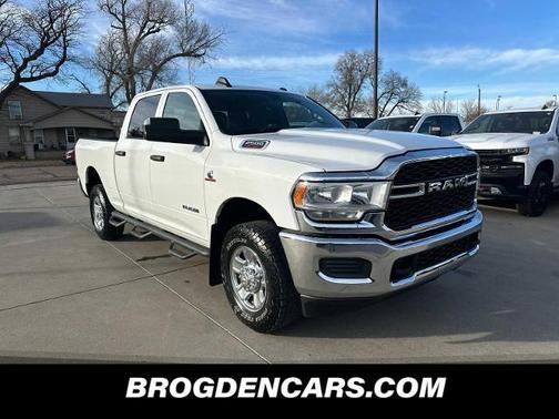 2022 RAM 2500 Tradesman Crew Cab 4x4 6'4' Box